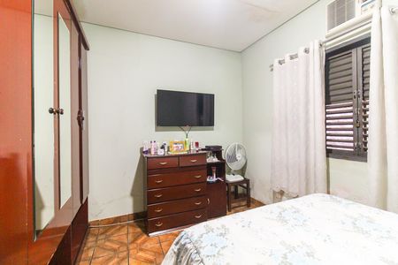 Casa à venda com 230m², 3 quartos e 2 vagas Casa à venda com 230m², 3 quartos e 2 vagasQuarto 2