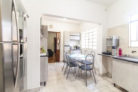 Casa à venda com 230m², 3 quartos e 2 vagas Casa à venda com 230m², 3 quartos e 2 vagasCozinha