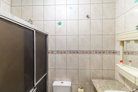 Casa à venda com 230m², 3 quartos e 2 vagas Casa à venda com 230m², 3 quartos e 2 vagasBanheiro 2