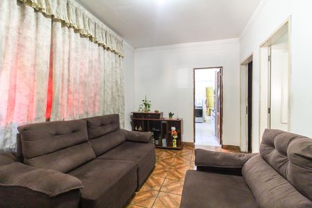 Casa à venda com 230m², 3 quartos e 2 vagas Casa à venda com 230m², 3 quartos e 2 vagasSala