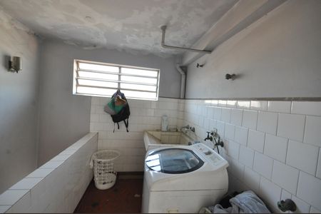 Casa à venda com 452m², 3 quartos e 4 vagasÁrea de Serviço 2