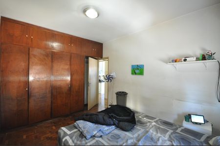 Casa à venda com 452m², 3 quartos e 4 vagasQuarto 2