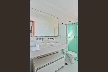 Casa à venda com 240m², 3 quartos e 4 vagas Casa à venda com 240m², 3 quartos e 4 vagasBanheiro