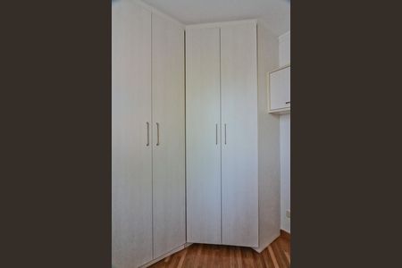 Casa à venda com 240m², 3 quartos e 4 vagas Casa à venda com 240m², 3 quartos e 4 vagasQuarto 2