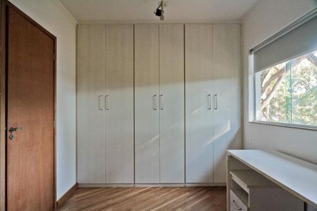 Casa à venda com 240m², 3 quartos e 4 vagas Casa à venda com 240m², 3 quartos e 4 vagasQuarto 1
