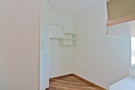 Casa à venda com 240m², 3 quartos e 4 vagas Casa à venda com 240m², 3 quartos e 4 vagasQuarto 2