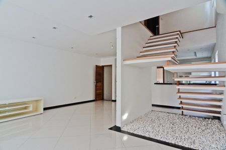 Casa para alugar com 3 quartos, 240m² em Limão, São Paulo