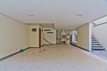 Casa à venda com 240m², 3 quartos e 4 vagas Casa à venda com 240m², 3 quartos e 4 vagasÁrea externa