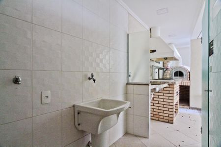 Casa à venda com 240m², 3 quartos e 4 vagas Casa à venda com 240m², 3 quartos e 4 vagasÁrea externa