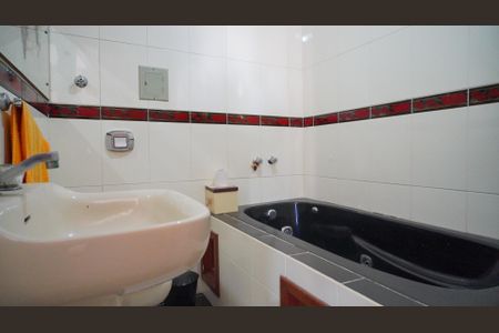 Apartamento à venda com 64m², 3 quartos e 1 vaga Apartamento à venda com 64m², 3 quartos e 1 vagaBanheiro suite 1