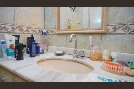 Apartamento à venda com 64m², 3 quartos e 1 vaga Apartamento à venda com 64m², 3 quartos e 1 vagaBanheiro 2