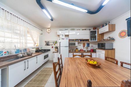 Casa à venda com 153m², 3 quartos e 2 vagas Casa à venda com 153m², 3 quartos e 2 vagasCozinha