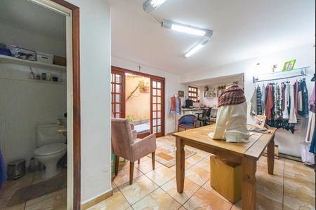 Casa à venda com 153m², 3 quartos e 2 vagas Casa à venda com 153m², 3 quartos e 2 vagasSalão