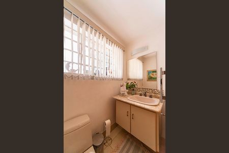 Casa à venda com 153m², 3 quartos e 2 vagas Casa à venda com 153m², 3 quartos e 2 vagasLavabo