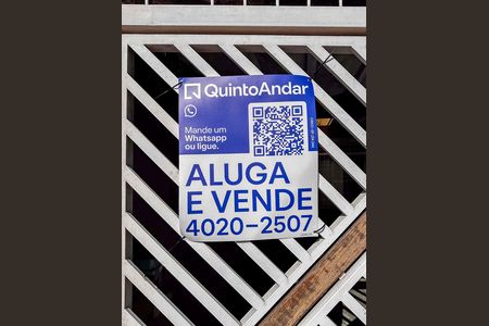 Casa à venda com 153m², 3 quartos e 2 vagas Casa à venda com 153m², 3 quartos e 2 vagasPlaca Instalada na Fachada