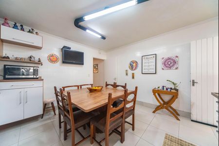 Casa à venda com 153m², 3 quartos e 2 vagas Casa à venda com 153m², 3 quartos e 2 vagasCozinha