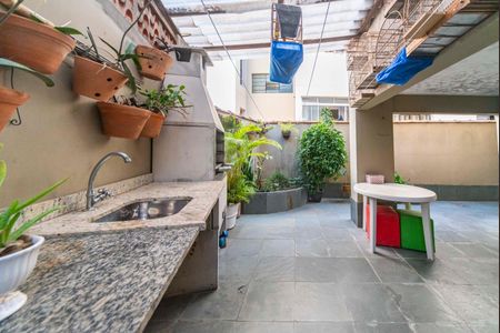 Casa à venda com 153m², 3 quartos e 2 vagas Casa à venda com 153m², 3 quartos e 2 vagasQuintal e Churrasqueira