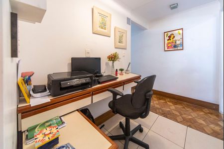 Casa à venda com 153m², 3 quartos e 2 vagas Casa à venda com 153m², 3 quartos e 2 vagasEscritório