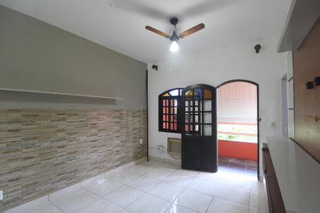 Casa para alugar com 120m², 2 quartos e 2 vagasSuíte