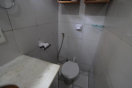 Casa para alugar com 120m², 2 quartos e 2 vagasBanheiro da suíte