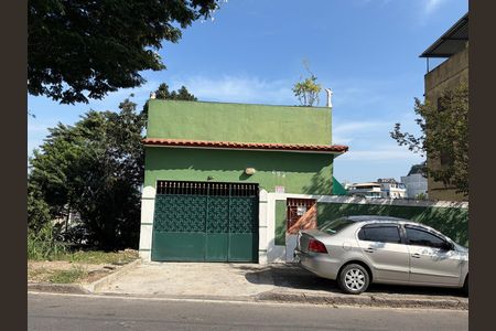 Casa para alugar com 120m², 2 quartos e 2 vagasFachada