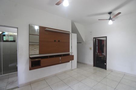 Casa para alugar com 120m², 2 quartos e 2 vagasSuíte