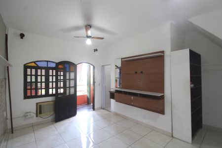 Casa para alugar com 120m², 2 quartos e 2 vagasSuíte