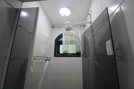 Casa para alugar com 120m², 2 quartos e 2 vagasBanheiro da suíte