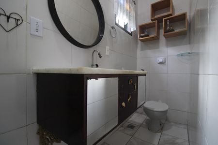 Casa para alugar com 120m², 2 quartos e 2 vagasBanheiro da suíte