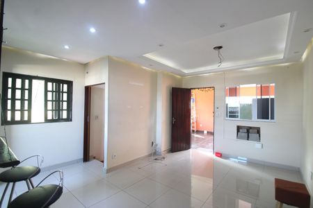 Casa para alugar com 120m², 2 quartos e 2 vagasSala