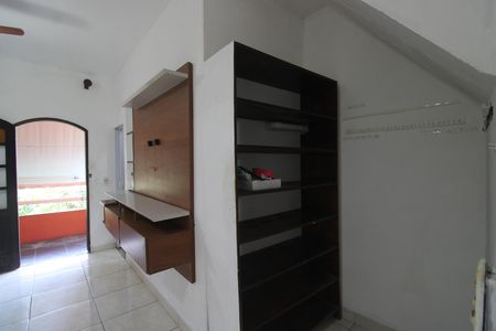 Casa para alugar com 120m², 2 quartos e 2 vagasSuíte