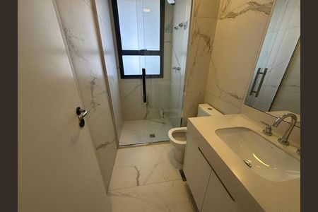 Apartamento para alugar com 245m², 4 quartos e 4 vagas Apartamento para alugar com 245m², 4 quartos e 4 vagasBanheiro 2 da Suíte 1