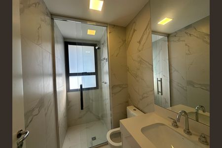 Apartamento para alugar com 245m², 4 quartos e 4 vagas Apartamento para alugar com 245m², 4 quartos e 4 vagasBanheiro da Suíte 2
