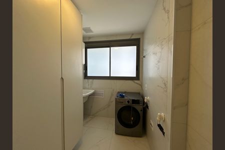Apartamento para alugar com 245m², 4 quartos e 4 vagas Apartamento para alugar com 245m², 4 quartos e 4 vagasÁrea de Serviço