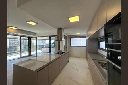 Apartamento para alugar com 245m², 4 quartos e 4 vagas Apartamento para alugar com 245m², 4 quartos e 4 vagasCozinha