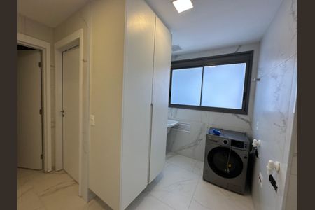 Apartamento para alugar com 245m², 4 quartos e 4 vagas Apartamento para alugar com 245m², 4 quartos e 4 vagasÁrea de Serviço