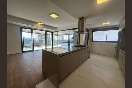 Apartamento para alugar com 245m², 4 quartos e 4 vagas Apartamento para alugar com 245m², 4 quartos e 4 vagasCozinha