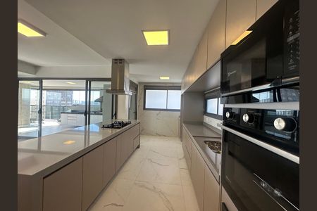 Apartamento para alugar com 245m², 4 quartos e 4 vagas Apartamento para alugar com 245m², 4 quartos e 4 vagasCozinha