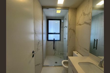 Apartamento para alugar com 245m², 4 quartos e 4 vagas Apartamento para alugar com 245m², 4 quartos e 4 vagasBanheiro 2 da Suíte 1
