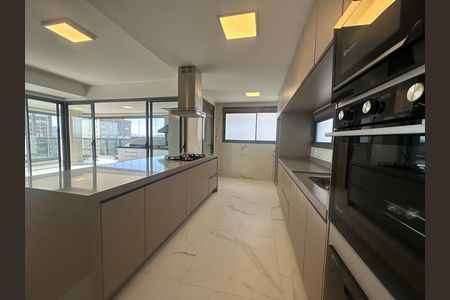 Apartamento para alugar com 245m², 4 quartos e 4 vagas Apartamento para alugar com 245m², 4 quartos e 4 vagasCozinha