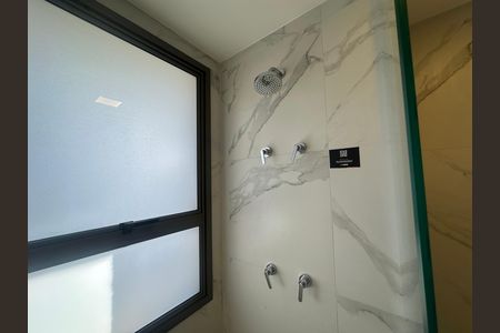 Apartamento para alugar com 245m², 4 quartos e 4 vagas Apartamento para alugar com 245m², 4 quartos e 4 vagasBanheiro da Suíte 2