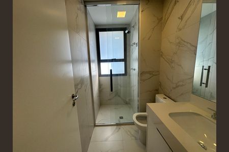 Apartamento para alugar com 245m², 4 quartos e 4 vagas Apartamento para alugar com 245m², 4 quartos e 4 vagasBanheiro da Suíte 2