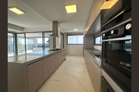 Apartamento para alugar com 245m², 4 quartos e 4 vagas Apartamento para alugar com 245m², 4 quartos e 4 vagasCozinha