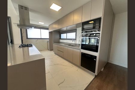 Apartamento para alugar com 245m², 4 quartos e 4 vagas Apartamento para alugar com 245m², 4 quartos e 4 vagasCozinha