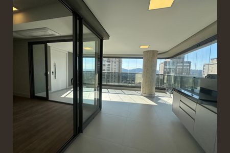 Apartamento para alugar com 245m², 4 quartos e 4 vagas Apartamento para alugar com 245m², 4 quartos e 4 vagasVaranda da Sala