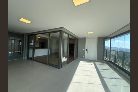 Apartamento para alugar com 245m², 4 quartos e 4 vagas Apartamento para alugar com 245m², 4 quartos e 4 vagasVaranda da Sala