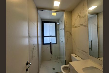 Apartamento para alugar com 245m², 4 quartos e 4 vagas Apartamento para alugar com 245m², 4 quartos e 4 vagasBanheiro 2 da Suíte 1