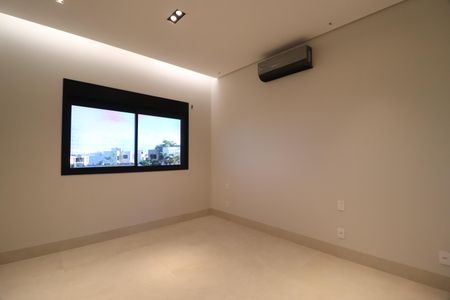 Casa de condomínio para alugar com 400m², 4 quartos e 6 vagasQuarto 2 - Suíte