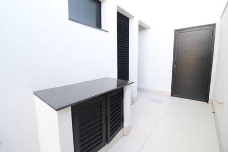 Casa de condomínio para alugar com 400m², 4 quartos e 6 vagasÁrea de Serviço