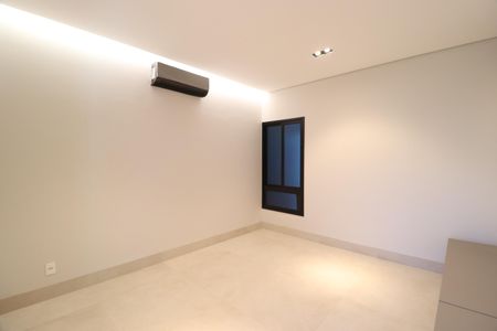 Casa de condomínio para alugar com 400m², 4 quartos e 6 vagasSala de TV
